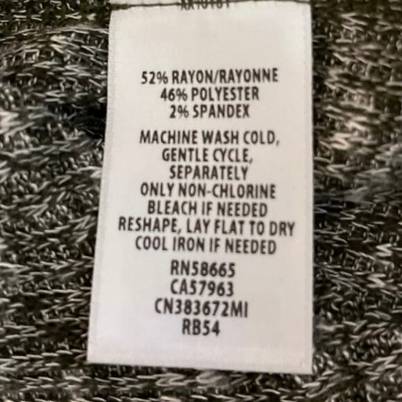 Caslon Gray Heathered Crew Neck Asymmetric Hem Slit Pullover Sweater Top Size S - Picture 4 of 4